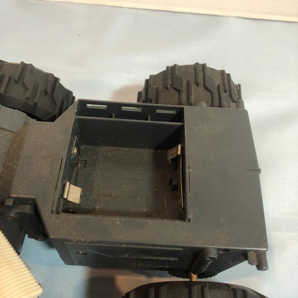 VINTAGE 1985 CBS Toys 6x6 Seeker Ideal Crawler DOESN'T WORK #UPST - Picture 2 of 4
